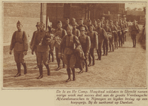 874068 Afbeelding van de Ie en IIe Compagnie Hospitaalsoldaten, die deelgenomen hebben aan de Nijmeegse Vierdaagse, bij ...